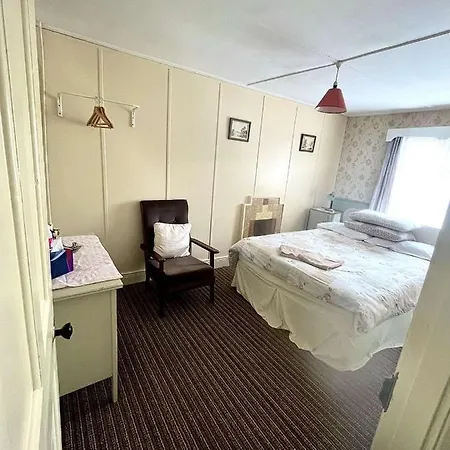 Geoghegans Magpie Bar And Bed & Breakfast Glin