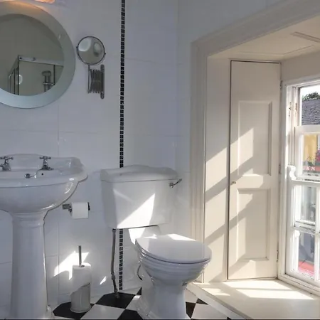 Geoghegans Magpie Bar&b&b * Glin