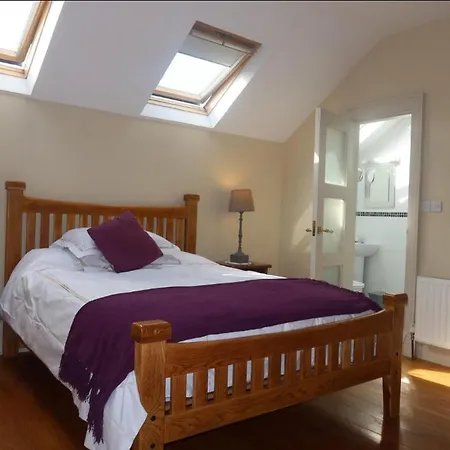 Geoghegans Magpie Bar And *