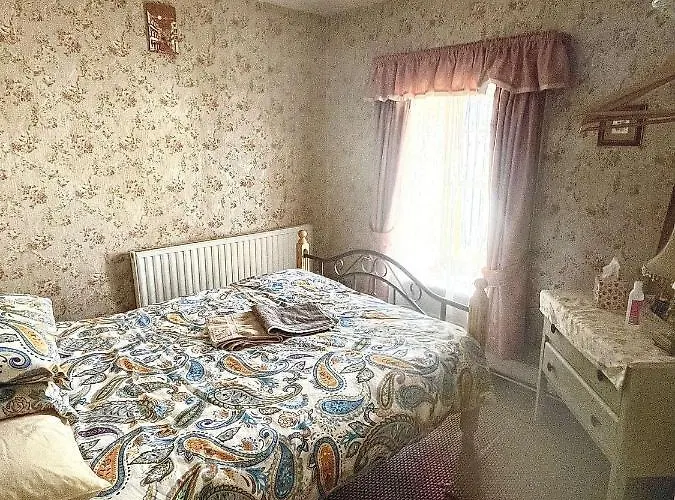 Bed & Breakfast Geoghegans Magpie Bar And Glin